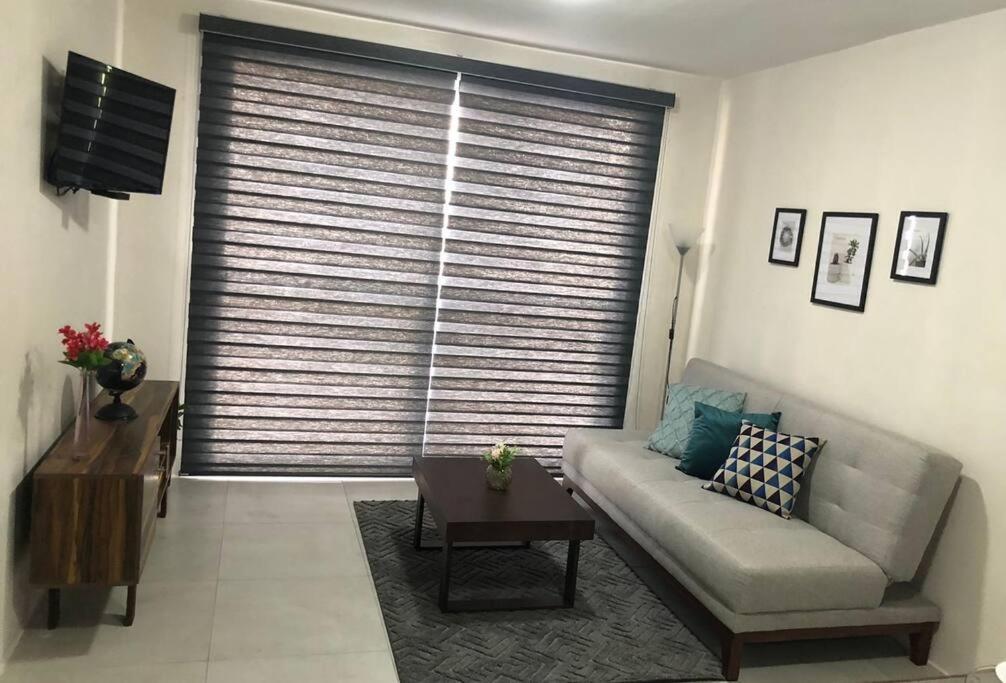 Be Central Departamento Con Alberca En El Centro De Guadalaja グアダラハラ エクステリア 写真