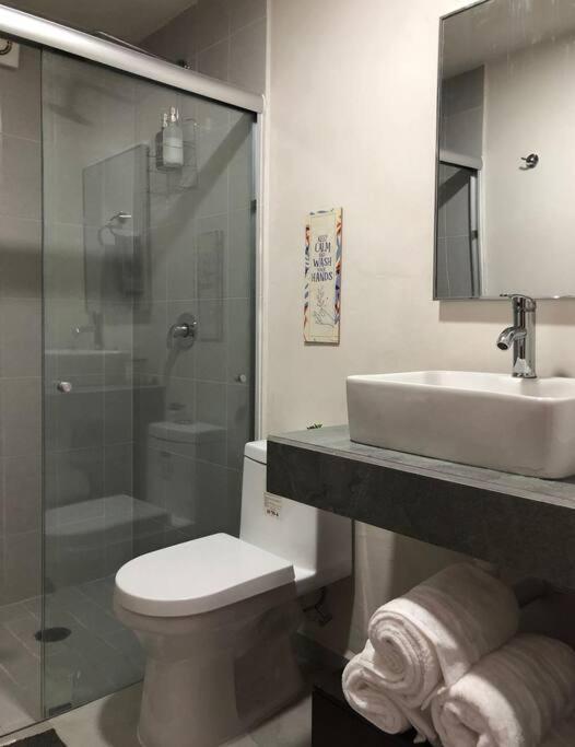 Be Central Departamento Con Alberca En El Centro De Guadalaja グアダラハラ エクステリア 写真